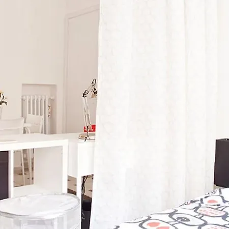 Pensionat Kamchu Apartments: Ada Rom