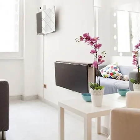 Kamchu Apartments: Ada Guest house Rome
