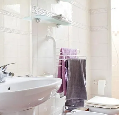 Kamchu Apartments: Ada * Rome